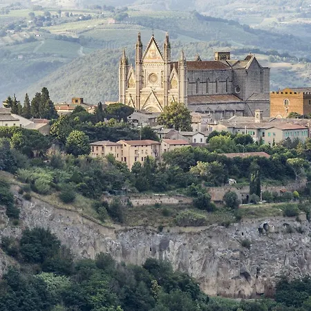 Orvieto Brick House Apartmán *